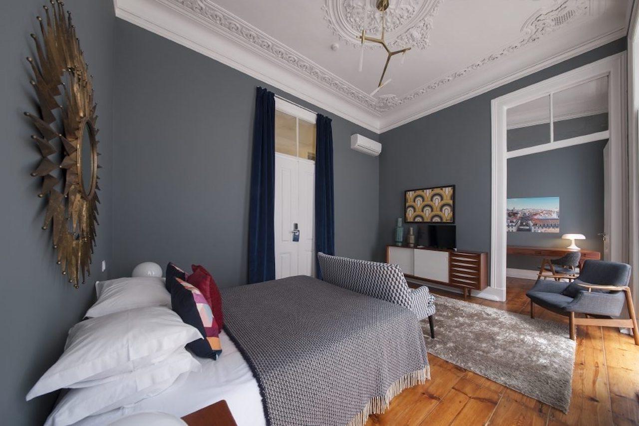 Lisbon Cheese & Wine Suites 4*